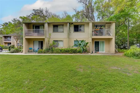 1015 SW 9th St #D1, Gainesville, FL 32601