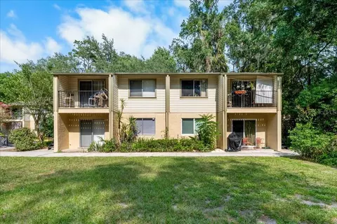 1015 SW 9th St #D1, Gainesville, FL 32601