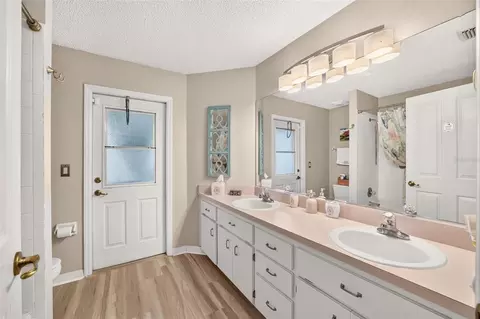 Bath - 54 Hickory Loop, Ocala, FL 34472 photo 4 of 5