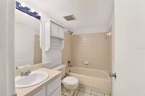 Bath - 924 SW 57th Dr, Gainesville, FL 32607 photo 1 of 4
