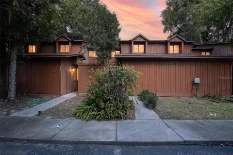 Exterior - 924 SW 57th Dr, Gainesville, FL 32607 photo 3 of 4