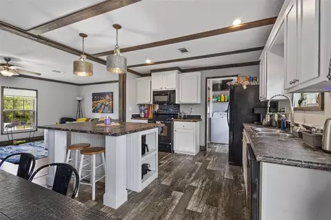 Kitchen - 9490 NE 77th Pl, Bronson, FL 32621 photo 1 of 3