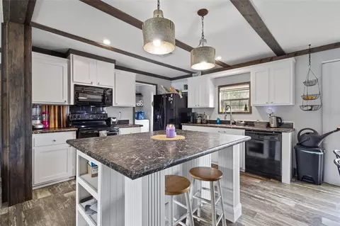 Kitchen - 9490 NE 77th Pl, Bronson, FL 32621 photo 2 of 3