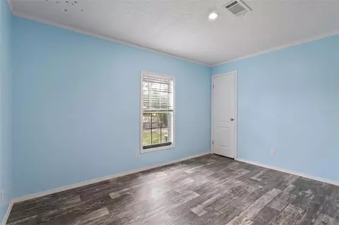 Bedroom - 9490 NE 77th Pl, Bronson, FL 32621 photo 4 of 8