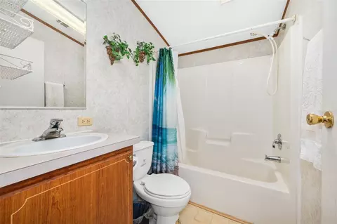 Bath - 25697 21st Rd, O Brien, FL 32071 photo 2 of 2