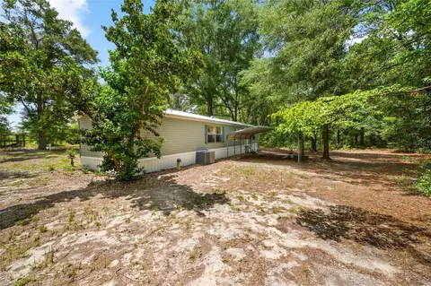 Exterior - 25697 21st Rd, O Brien, FL 32071 photo 4 of 11