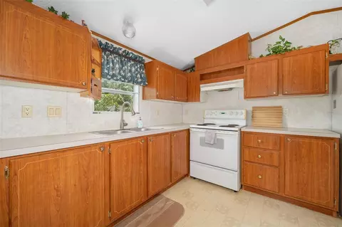 Kitchen - 25697 21st Rd, O Brien, FL 32071 photo 3 of 3