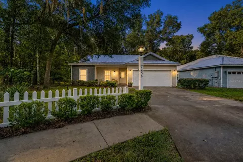 7250 Cardinal Trl, Fanning Springs, FL 32693