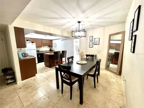 Dining - 407 NW 39th Rd #407C, Gainesville, FL 32607 photo 3 of 4