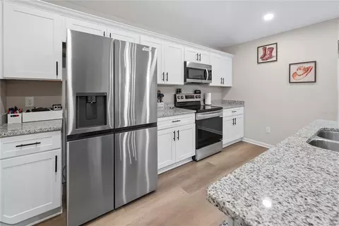 Kitchen - 111 Breezeway Ave, Satsuma, FL 32189 photo 4 of 4