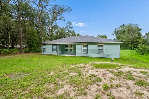Exterior - 111 Breezeway Ave, Satsuma, FL 32189 photo 3 of 6