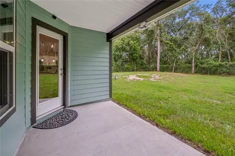 Exterior - 111 Breezeway Ave, Satsuma, FL 32189 photo 5 of 6