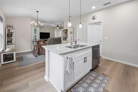 Kitchen - 111 Breezeway Ave, Satsuma, FL 32189 photo 3 of 4