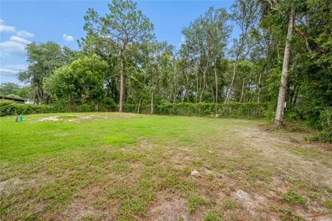 Exterior - 111 Breezeway Ave, Satsuma, FL 32189 photo 6 of 6