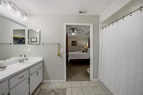 Bath - 6739 NW 34th Ter, Gainesville, FL 32653 photo 1 of 2