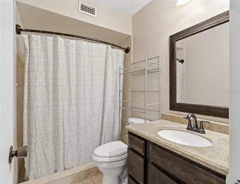 Bath - 4705 SW 69th Ter, Gainesville, FL 32608 photo 2 of 2