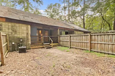 Exterior - 4705 SW 69th Ter, Gainesville, FL 32608 photo 5 of 8