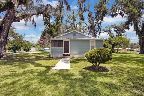 729 NW 3rd Ave, Trenton, FL 32693