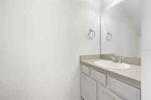 Bath - 3970 SW 20th Ave #904, Gainesville, FL 32607 photo 1 of 3
