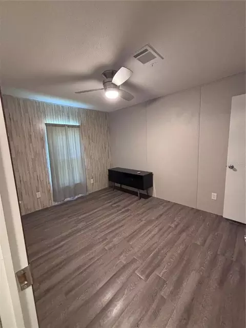 133 Oak Cir, Interlachen, FL 32148 photo 2