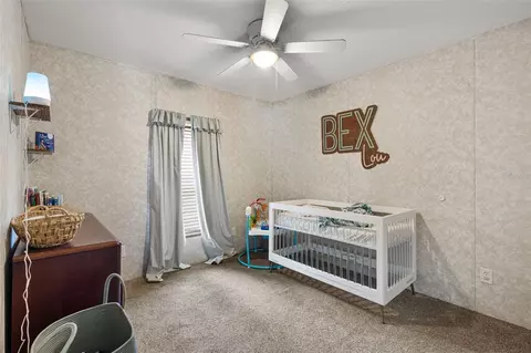 Bedroom - 7650 NE 105th Ave, Bronson, FL 32621 photo 6 of 9