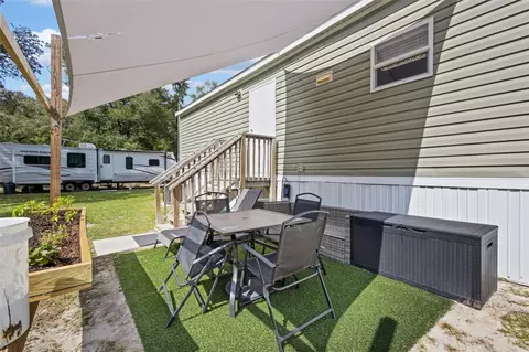 Exterior - 7650 NE 105th Ave, Bronson, FL 32621 photo 6 of 7