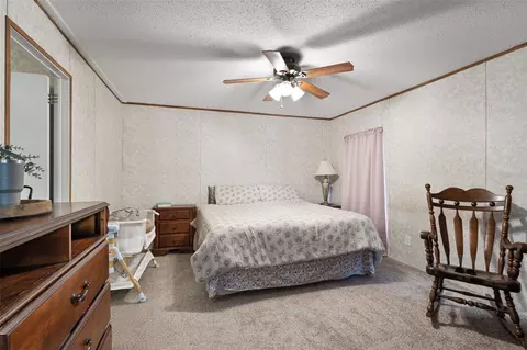 Bedroom - 7650 NE 105th Ave, Bronson, FL 32621 photo 1 of 9