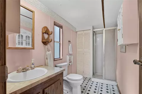 Bath - 304 Colgate Loop, Fort White, FL 32038 photo 1 of 2