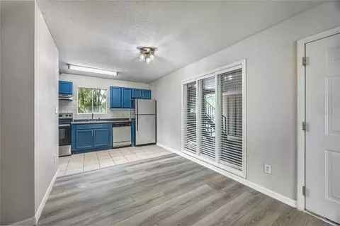 Dining - 507 NW 39th Rd #122, Gainesville, FL 32607 photo 1 of 1