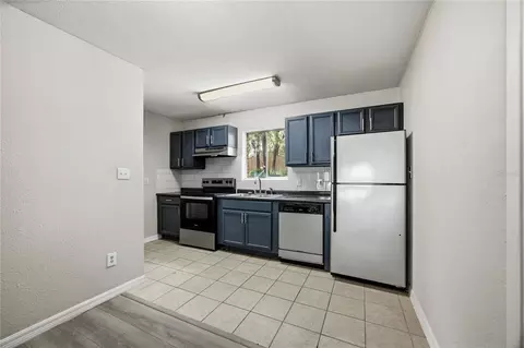 Kitchen - 507 NW 39th Rd #122, Gainesville, FL 32607 photo 1 of 1