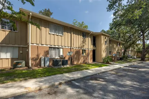 Exterior - 507 NW 39th Rd #122, Gainesville, FL 32607 photo 1 of 6