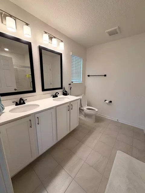 Bath - 354 Boulder Ln, Saint Johns, FL 32259 photo 2 of 8