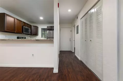Entry Way - 83 SE 16th Ave #E202, Gainesville, FL 32601 photo 1 of 1