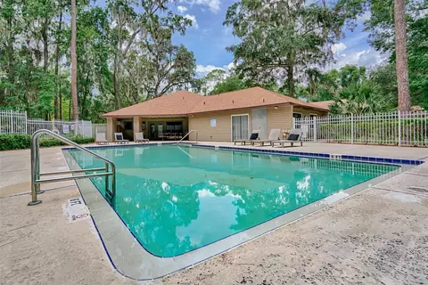 Exterior - 83 SE 16th Ave #E202, Gainesville, FL 32601 photo 4 of 4