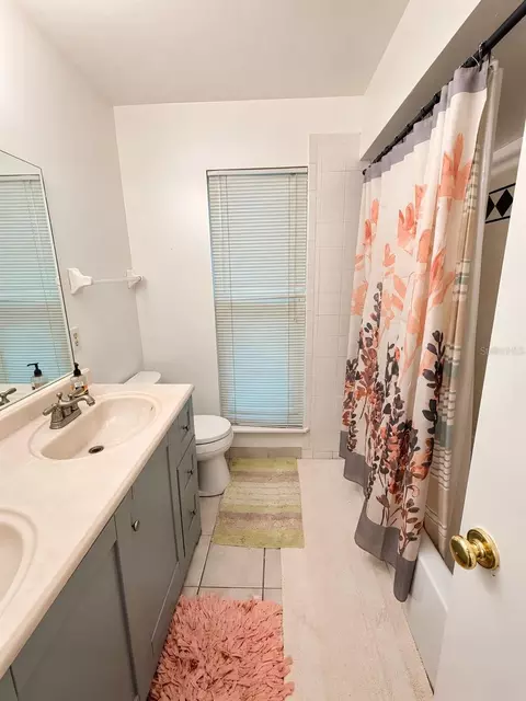 Bath - 731 NW 37th St, Gainesville, FL 32607 photo 4 of 4