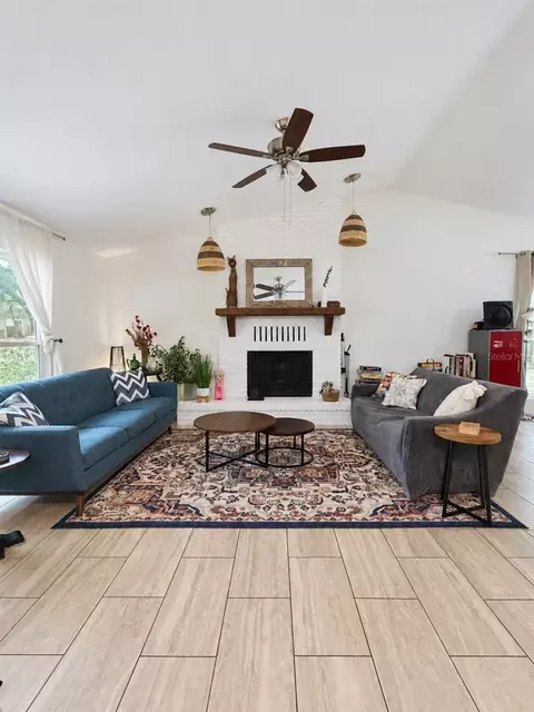 Living - 731 NW 37th St, Gainesville, FL 32607 photo 1 of 3