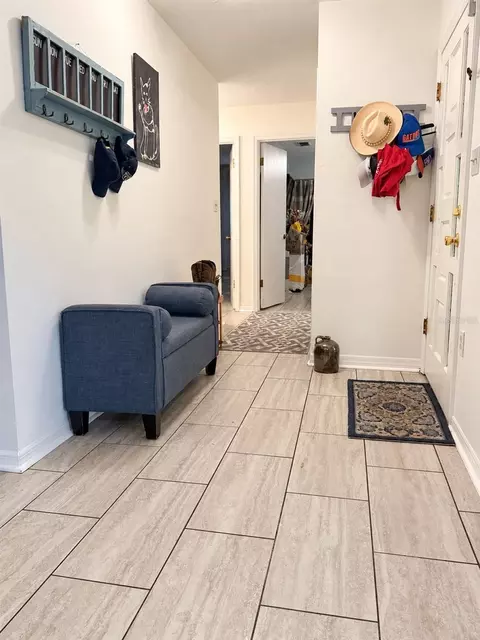 Entry Way - 731 NW 37th St, Gainesville, FL 32607 photo 1 of 1