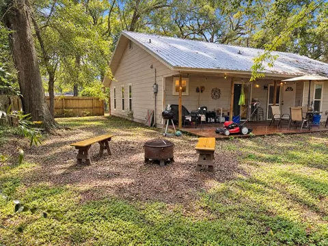 Exterior - 731 NW 37th St, Gainesville, FL 32607 photo 5 of 6