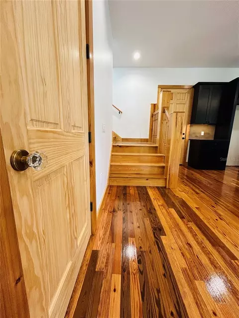 Entry Way - 294 NW 12th Ave, Gainesville, FL 32601 photo 1 of 11