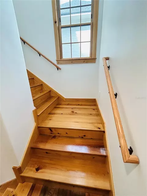 Entry Way - 294 NW 12th Ave, Gainesville, FL 32601 photo 6 of 11