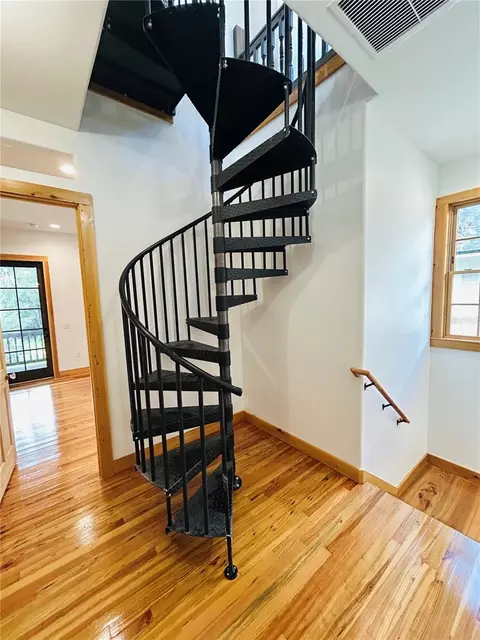 Entry Way - 294 NW 12th Ave, Gainesville, FL 32601 photo 3 of 11