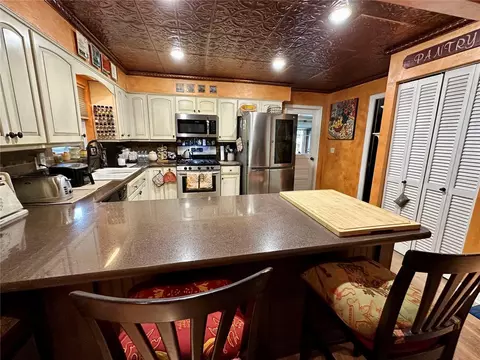 Kitchen - 8614 SW 1st Ave, Gainesville, FL 32607 photo 4 of 5
