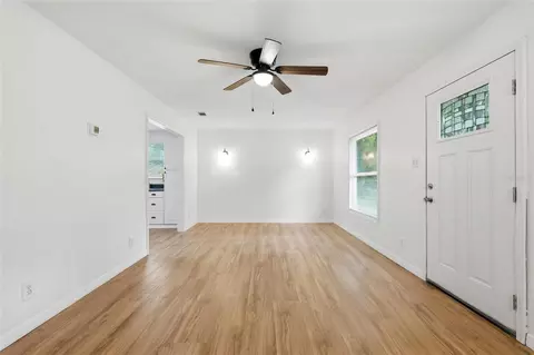 Living - 924 Maltas Ave, Interlachen, FL 32148 photo 2 of 3