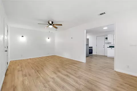 Living - 924 Maltas Ave, Interlachen, FL 32148 photo 3 of 3