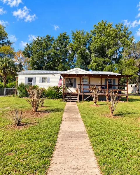 230 E Rodgers Blvd, Chiefland, FL 32626
