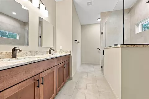 Bath - 16 Lakeside Dr, Ocala, FL 34482 photo 1 of 3