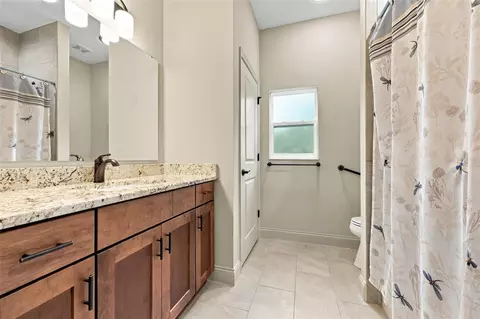 Bath - 16 Lakeside Dr, Ocala, FL 34482 photo 3 of 3