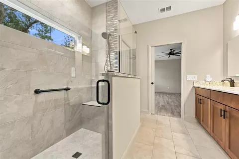 Bath - 16 Lakeside Dr, Ocala, FL 34482 photo 2 of 3