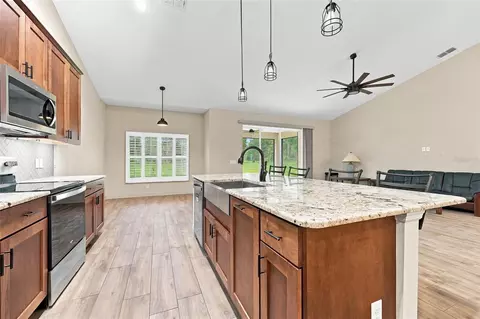 Kitchen - 16 Lakeside Dr, Ocala, FL 34482 photo 3 of 4