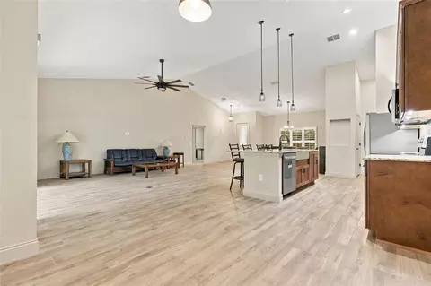 Living - 16 Lakeside Dr, Ocala, FL 34482 photo 5 of 7
